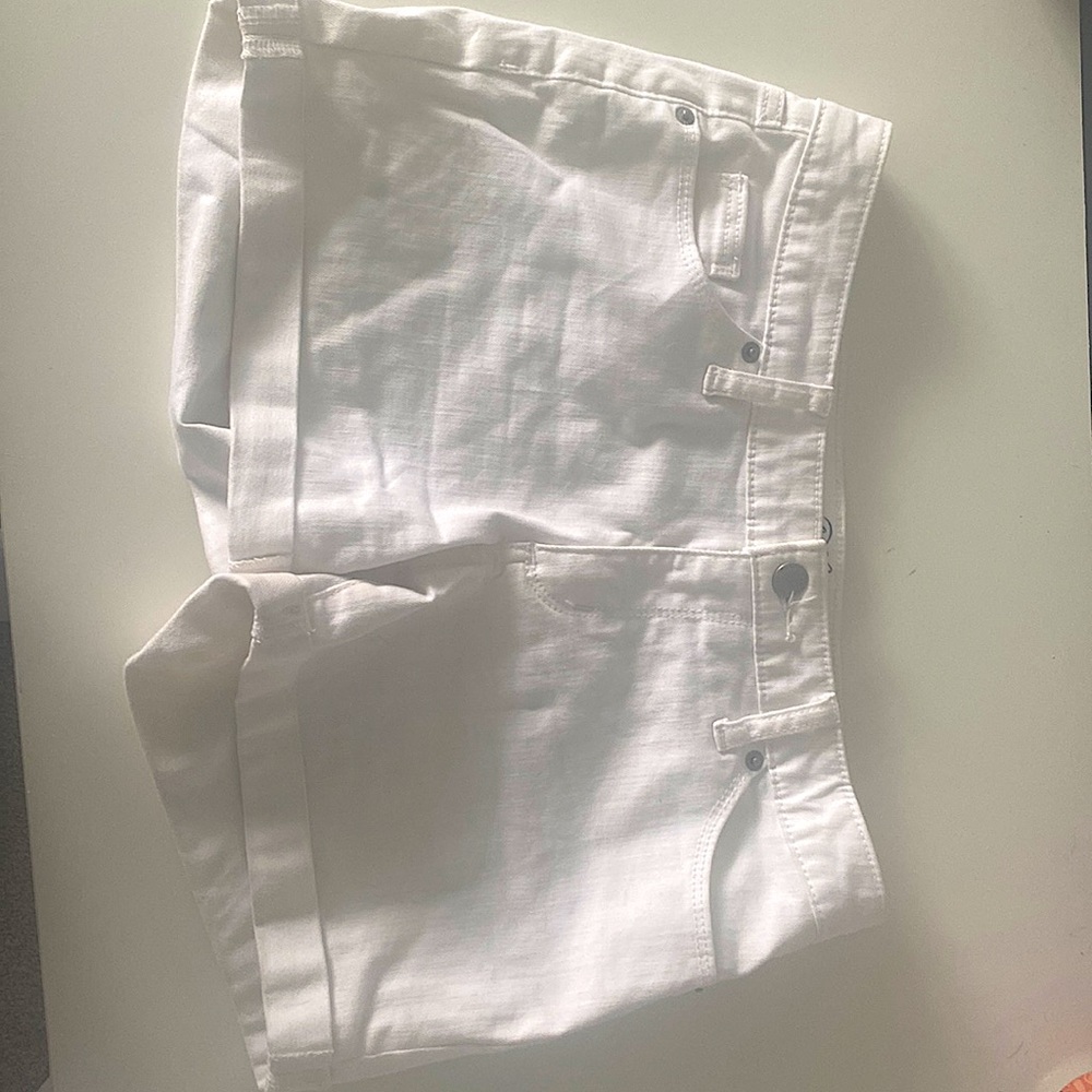 White Universal Thread jean shorts. - Picture 1 of 6